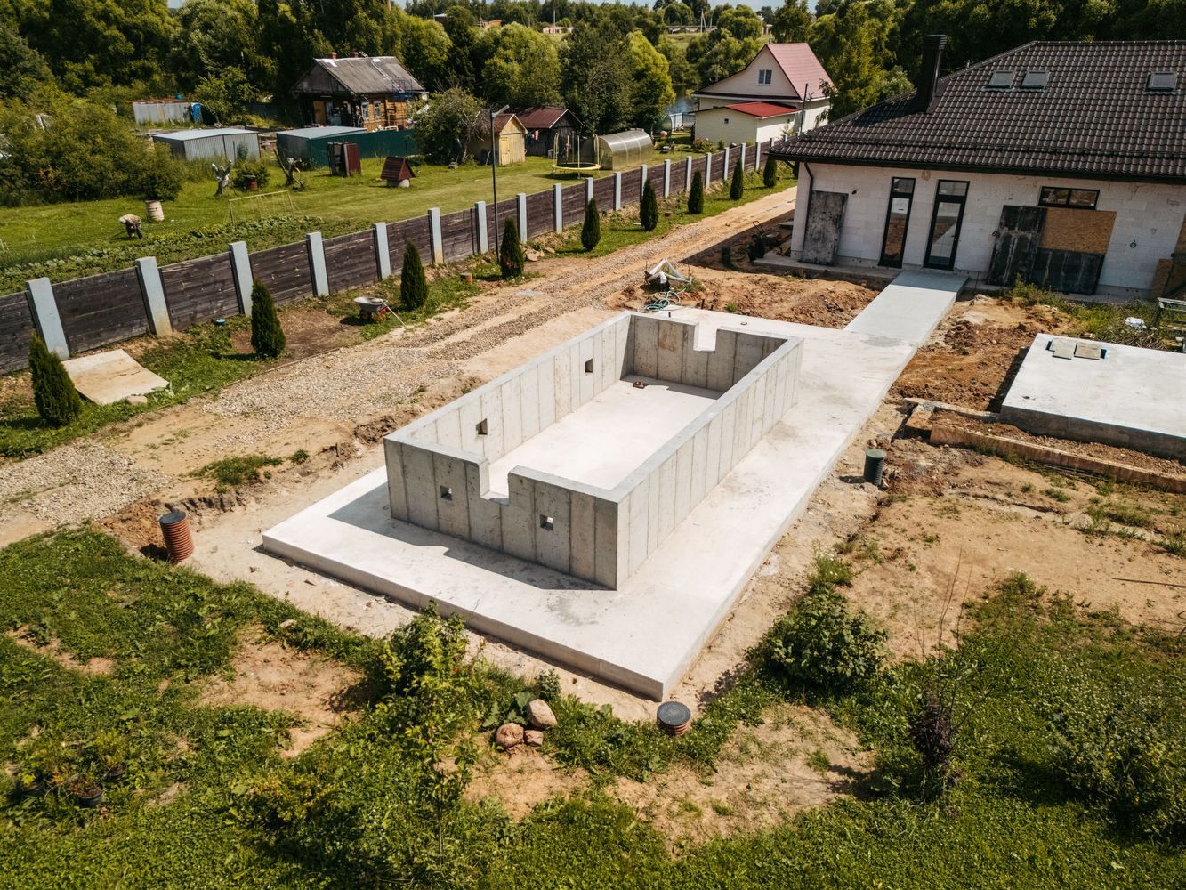 Фундаментная плита бассейна в д Большое Семеновское